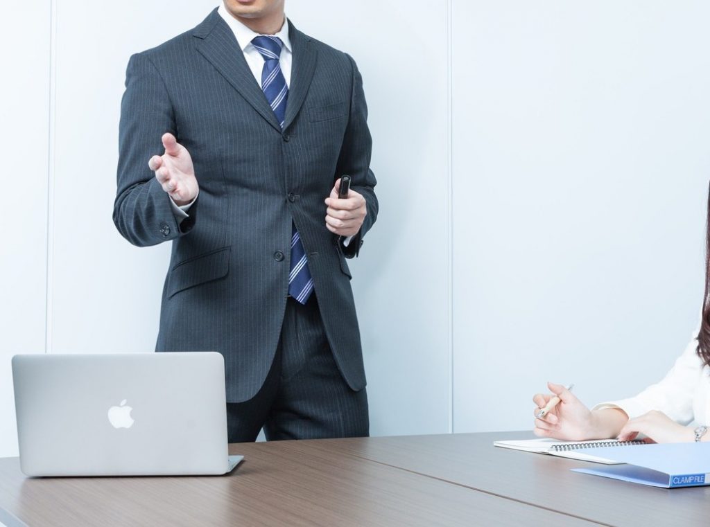 社員、リーダー,ミーティング